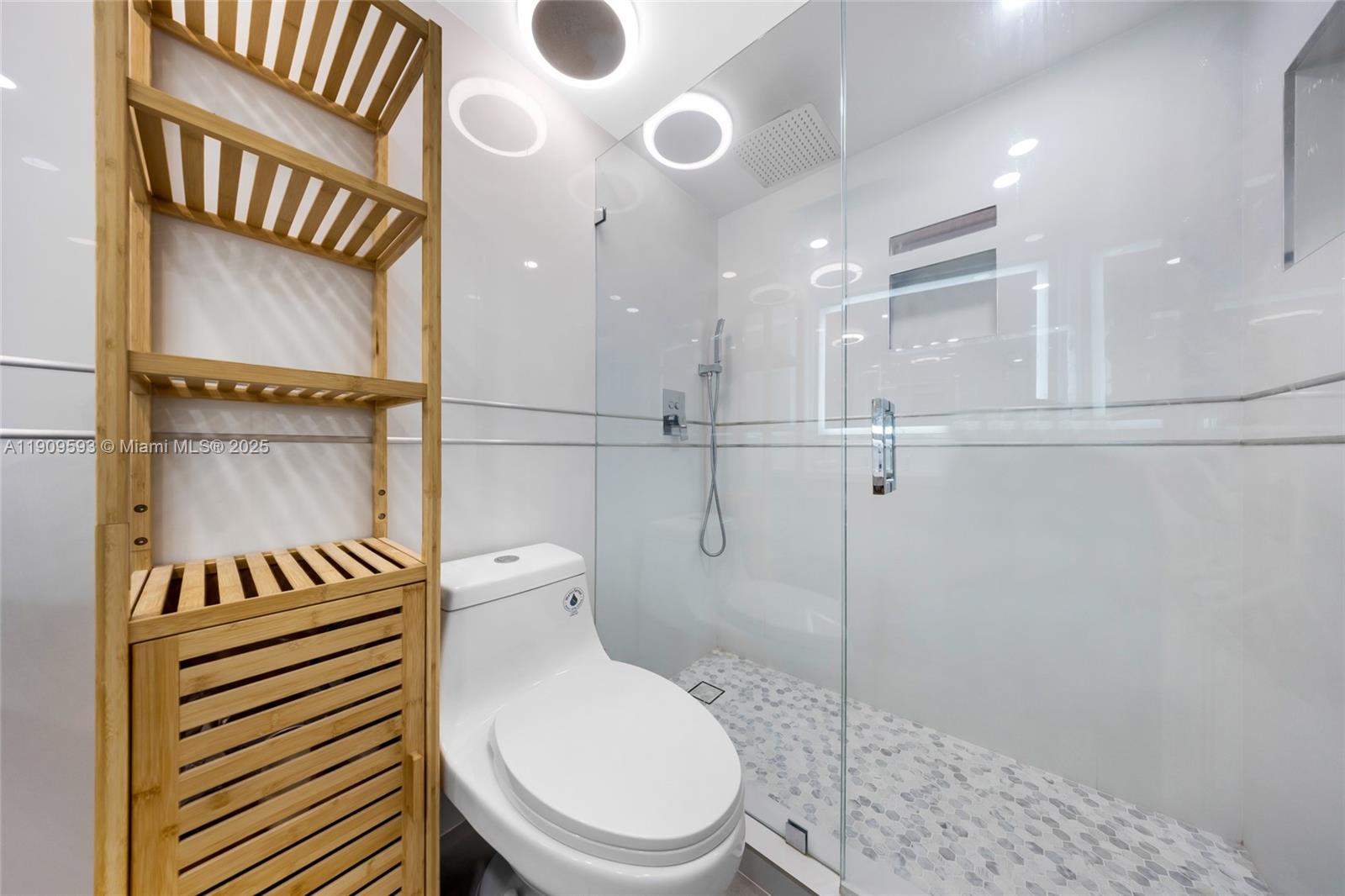 THE GRANDVIEW PALACE COND - Residential