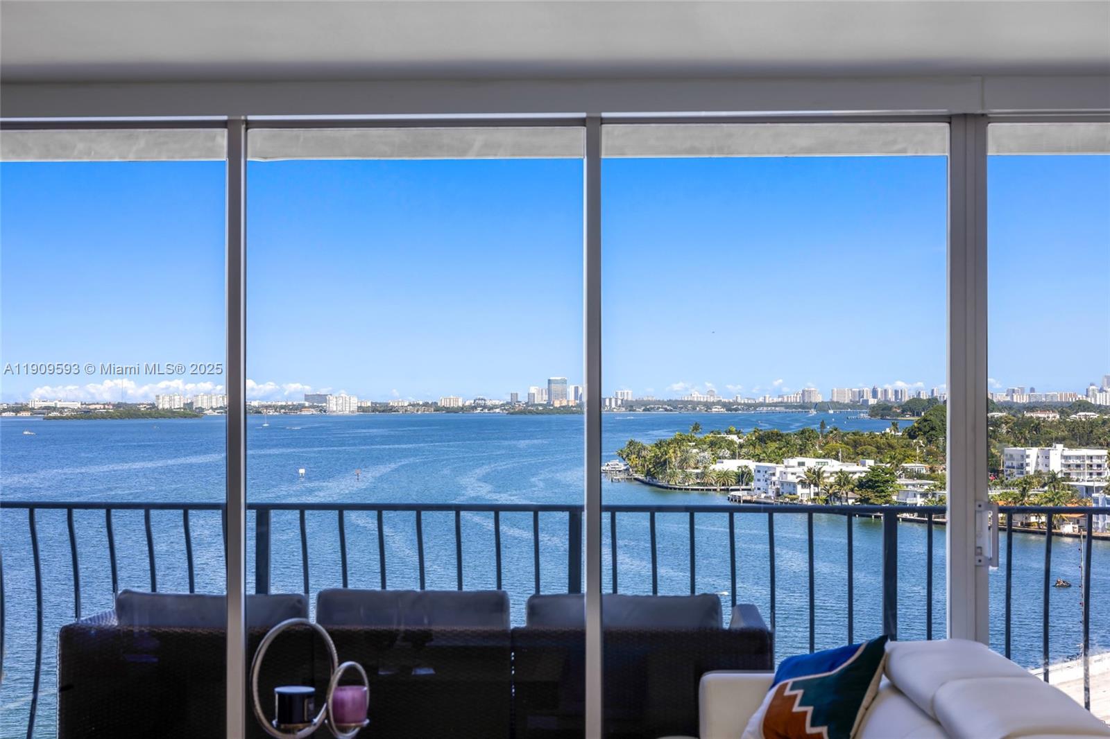 THE GRANDVIEW PALACE COND - Residential