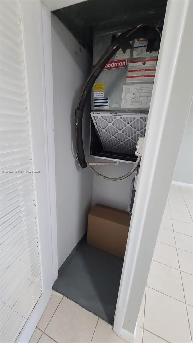 WILEY CONDO APTS INC - Residential Lease