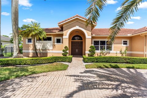 Photo of 4074 SW 140th Ave, Davie, FL 33330 (MLS # A11846880)