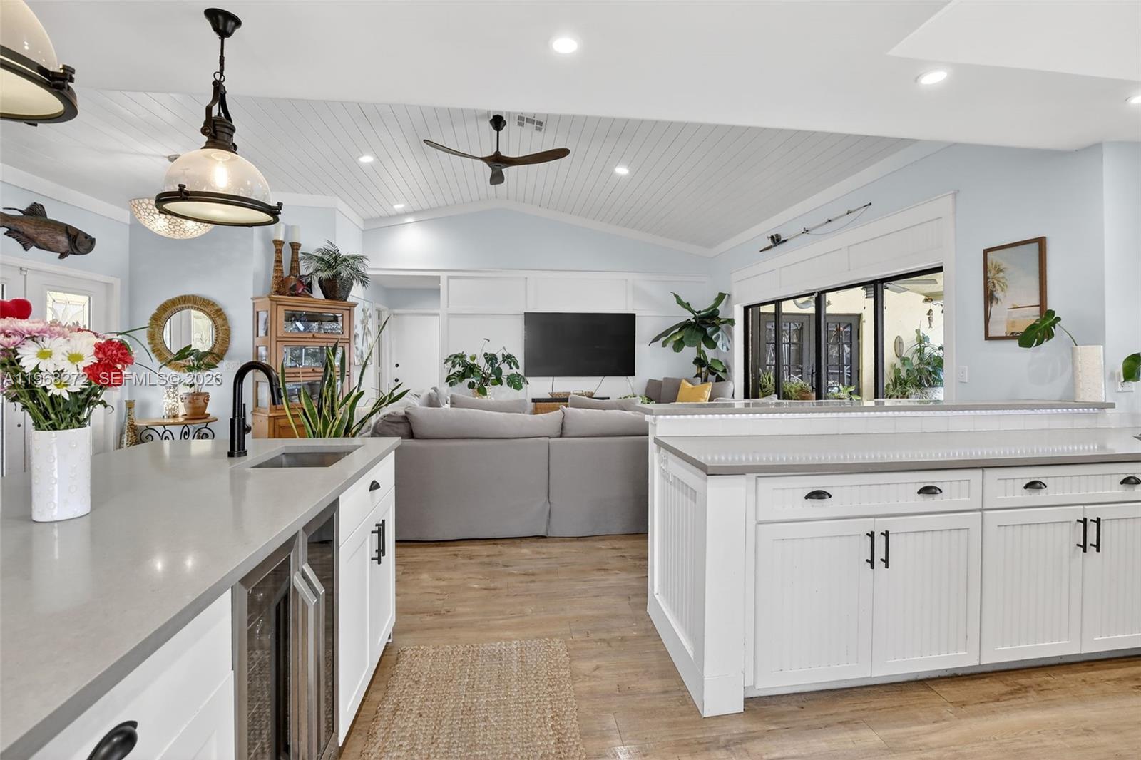 COUNTRY ADDRESS - Residential