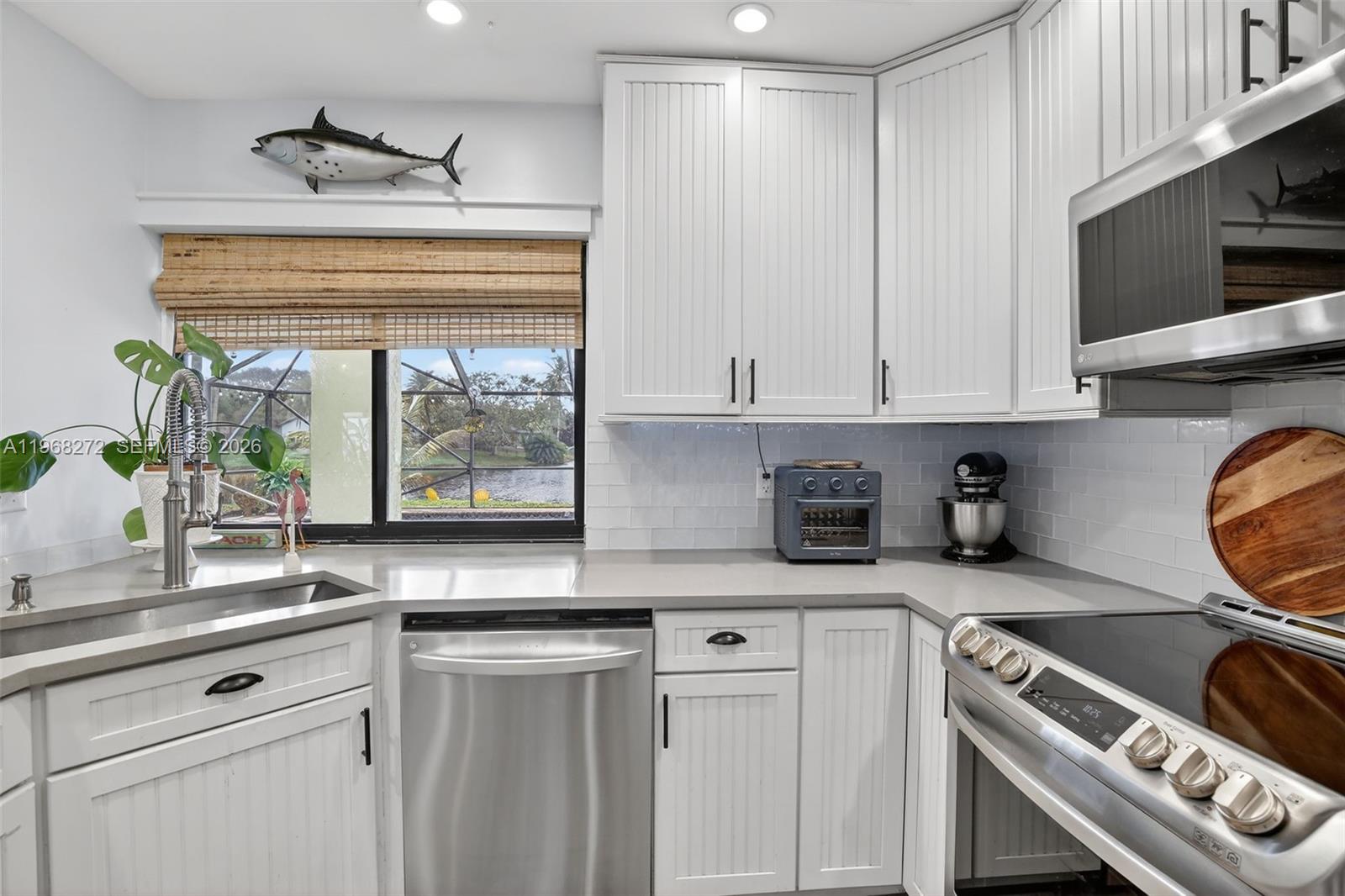 COUNTRY ADDRESS - Residential