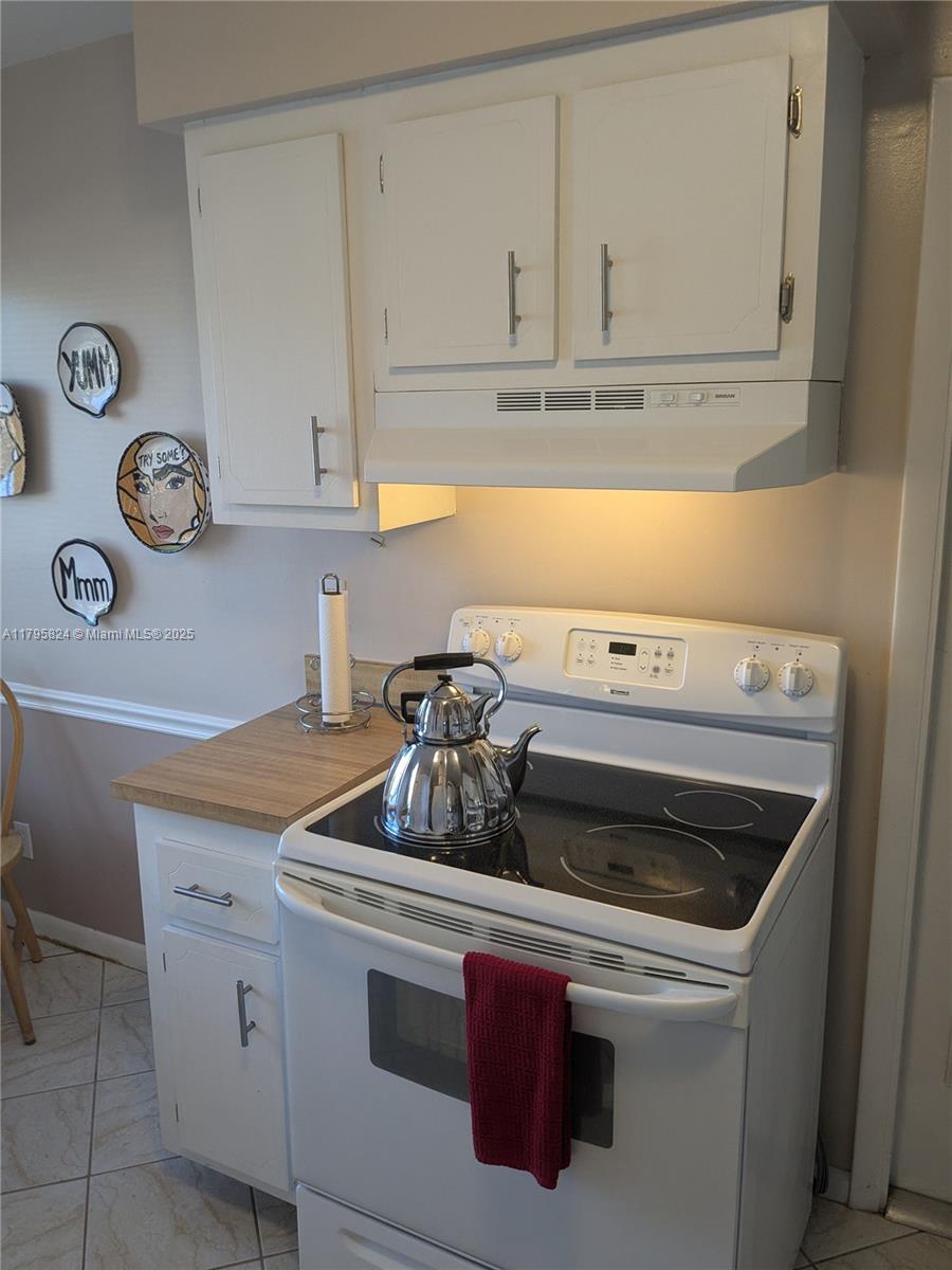 CAMELOT VILLAGE SEC 1 - Residential