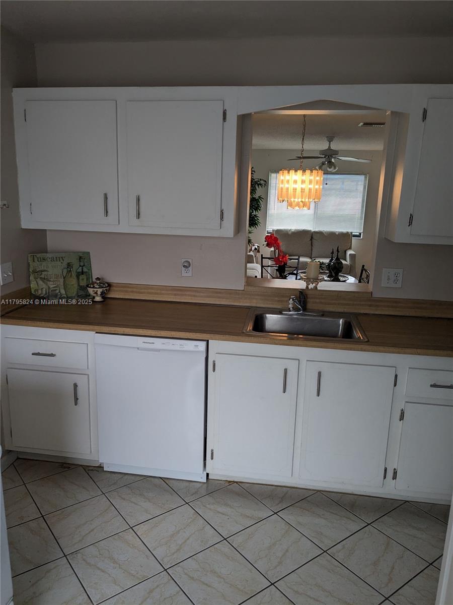 CAMELOT VILLAGE SEC 1 - Residential