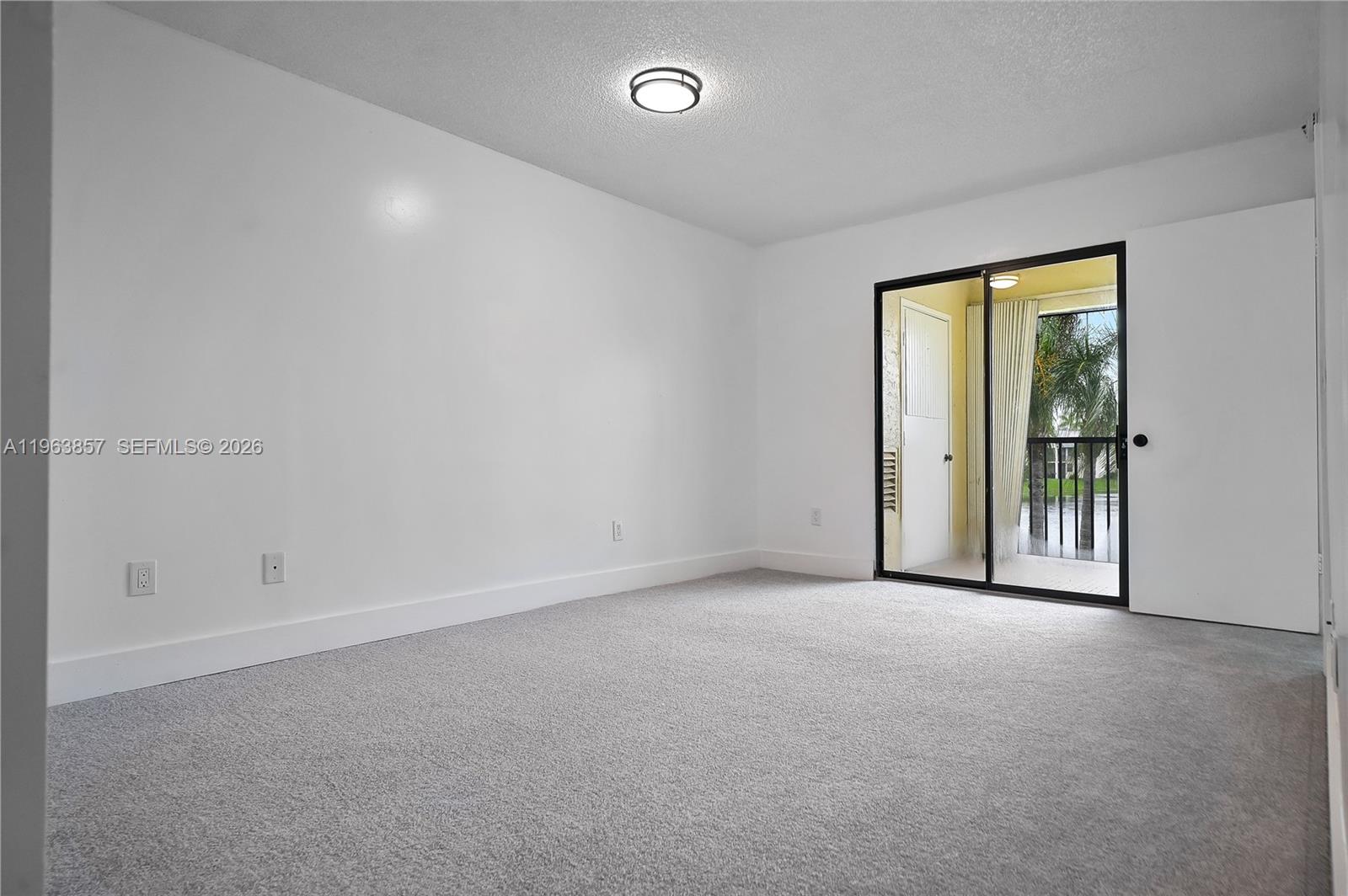 LAKESHORE CONDO 3 - Residential