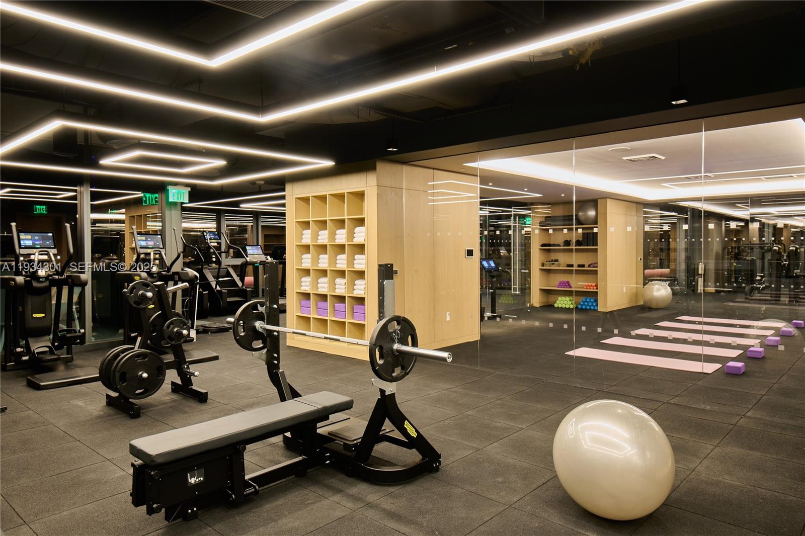 FIVE PARK MIAMI BEACH - Residential