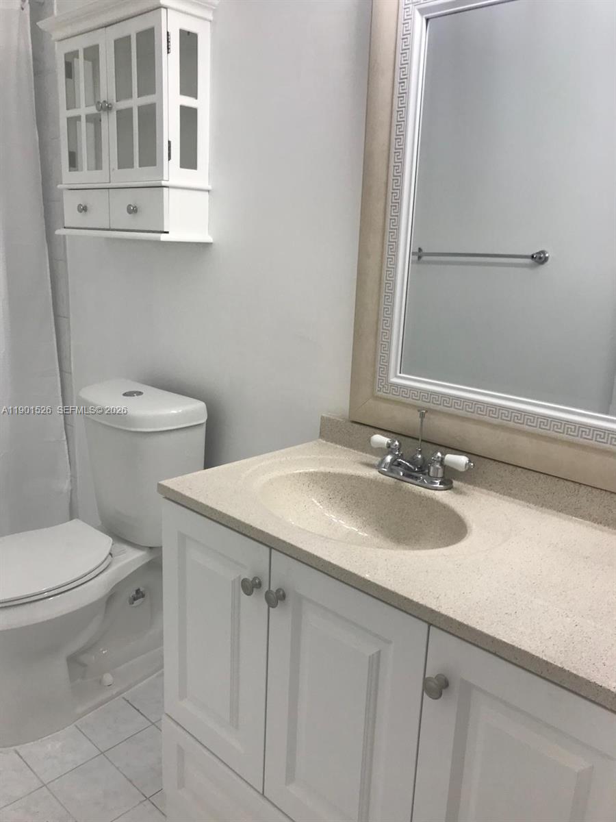 POINT LAKE CONDO VI - Residential