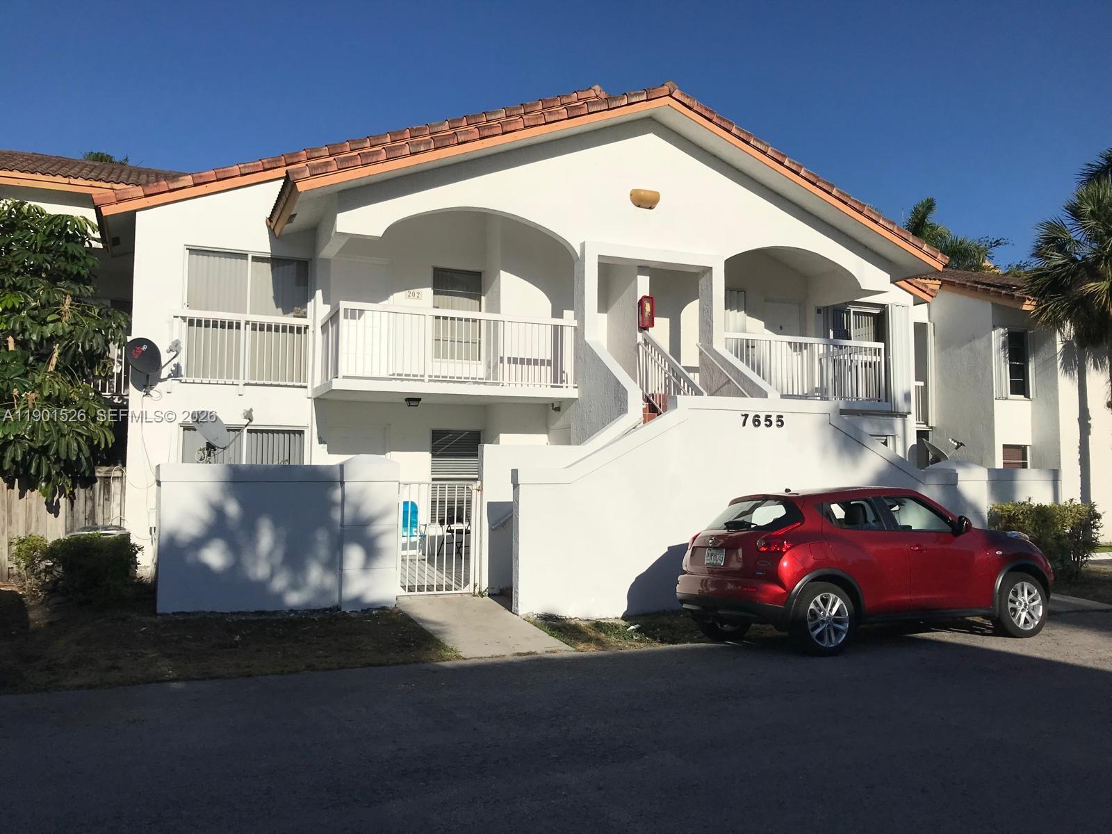 POINT LAKE CONDO VI - Residential