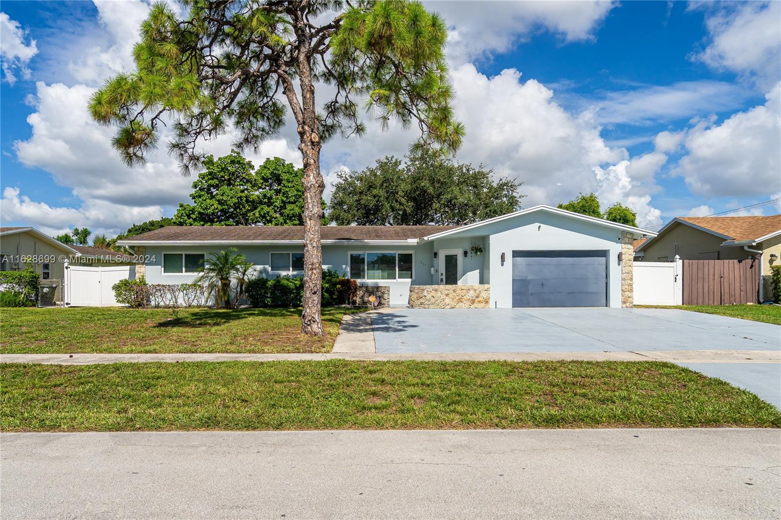 Property for Sale at 551 Nw 42nd Ave, Coconut Creek, Broward County, Florida - Bedrooms: 3 
Bathrooms: 2  - $350,000