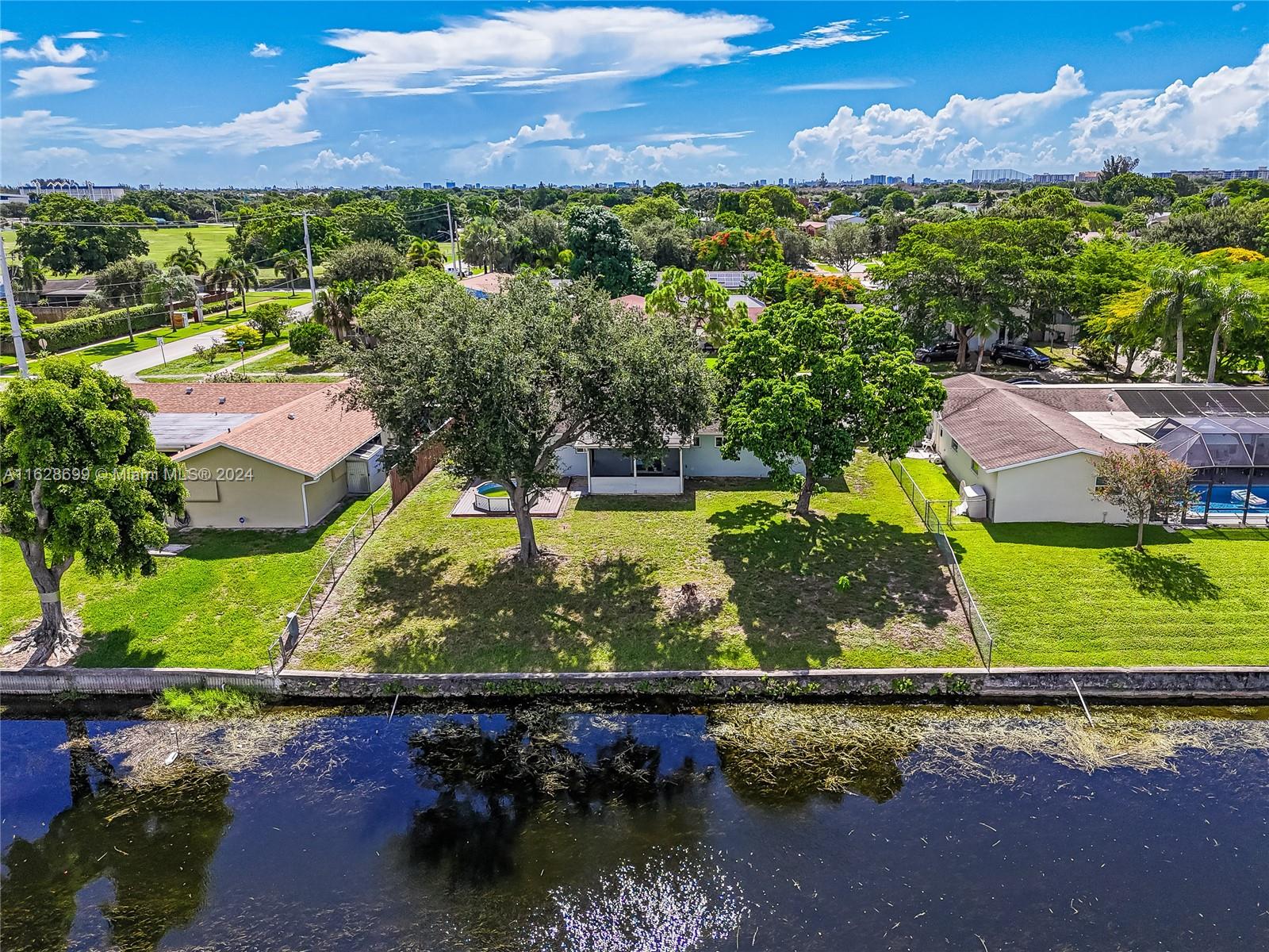 551 NW 42nd Ave