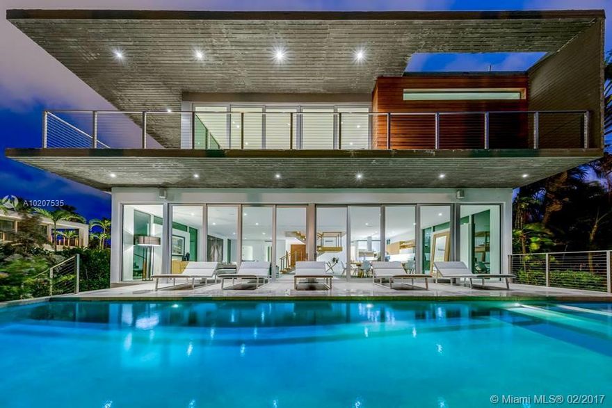 201 Palm Ave is a Contemporary Masterpiece on the exclusive gated neighborhood Palm Island.  Enjoy Over 4500 SF of Interior Space coupled with 10 FT Ceilings and a beautiful mix of natural wood & stone. This Residence embodies the ultimate level of sophistication, offering high end Finishes such as Grohe Fixtures, Wolf/Sub Zero Appliances, Oak Wood & Italian flooring, Bose Wireless Surround Sound, a sleek pool & stunning rooftop entertainment deck. One of the best priced New Construction homes available.