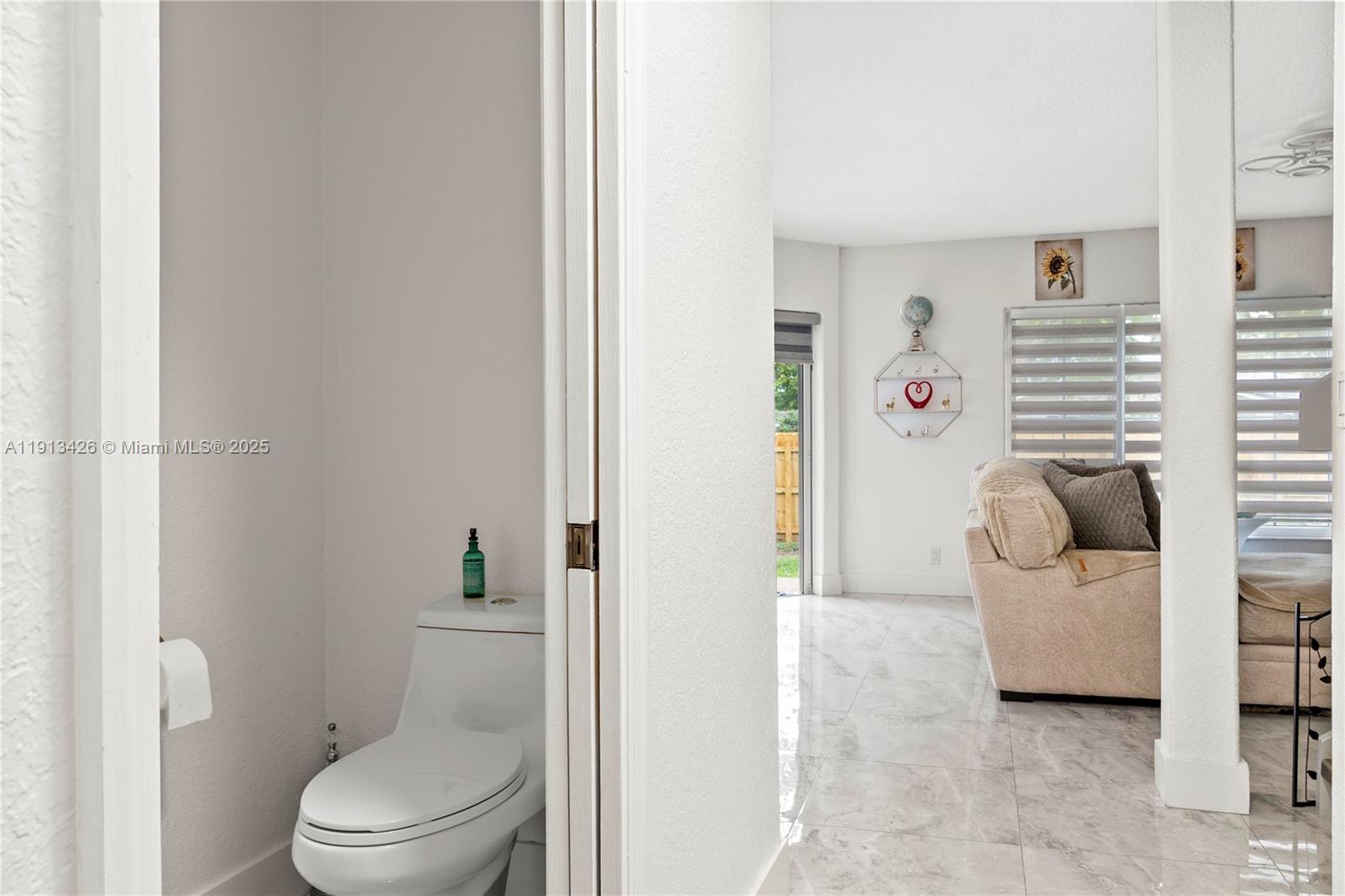 KEY LARGO TOWNHOMES CONDO - Residential Lease