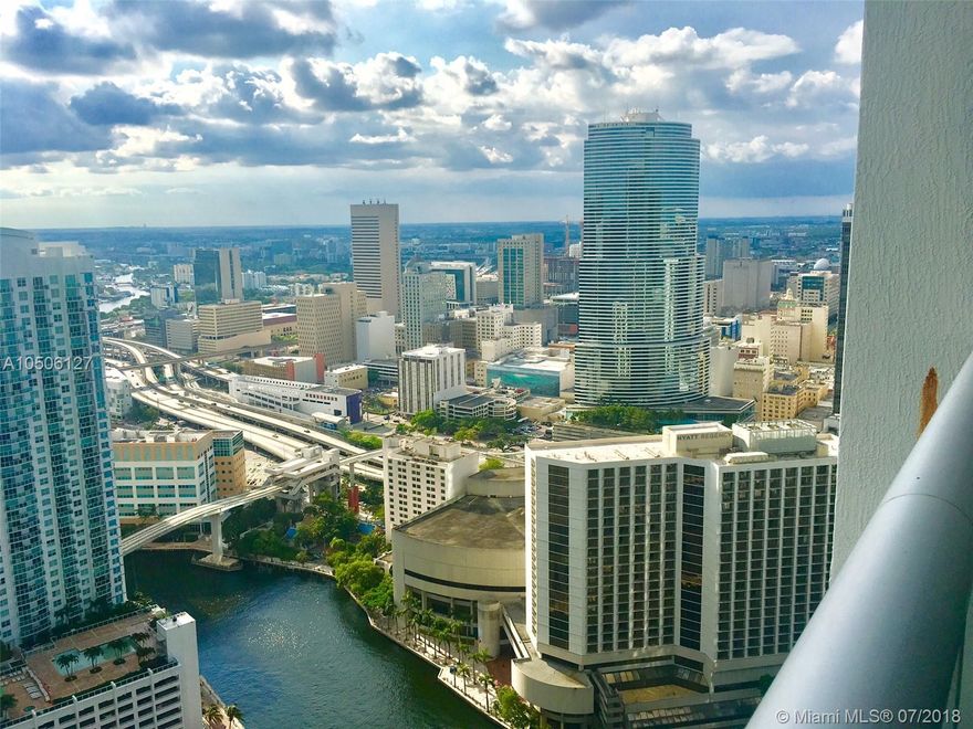 GREAT  FULLY FURNISHED STUDIO ON A HIGH FLOOR AT ICON BRICKELL TOWER 3. VERY BRIGHT AND OPEN RIVER AND CITY VIEWS. CALIFORNIA CLOSETS, WINDOW BLINDS, EUROPEAN STYLE KITCHEN, SUBZERO REFRIGERATOR, MICROWAVE, DISHWASHER. WASHER & DRYER AND MORE. ICON  BRICKELL CONDO HAS AN INCREDIBLE FEATURES AND AMENITIES IN THE HEART OF IT ALL 5 STAR AMENITIES. UNIT CAN BE RENTED DAILY, WEEKLY , ANNUALLY