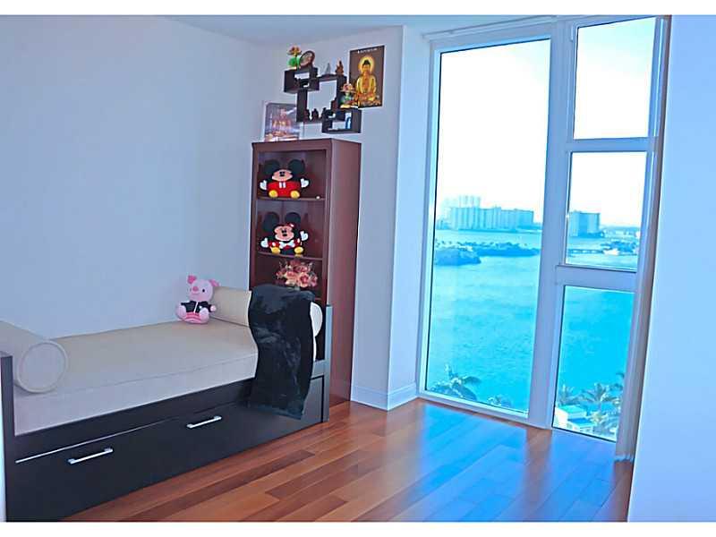 100 HIDDEN BAY CONDO - Residential Lease