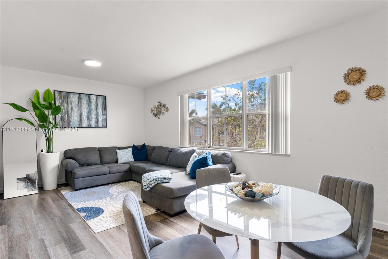 ISLES OF OASIS - Residential