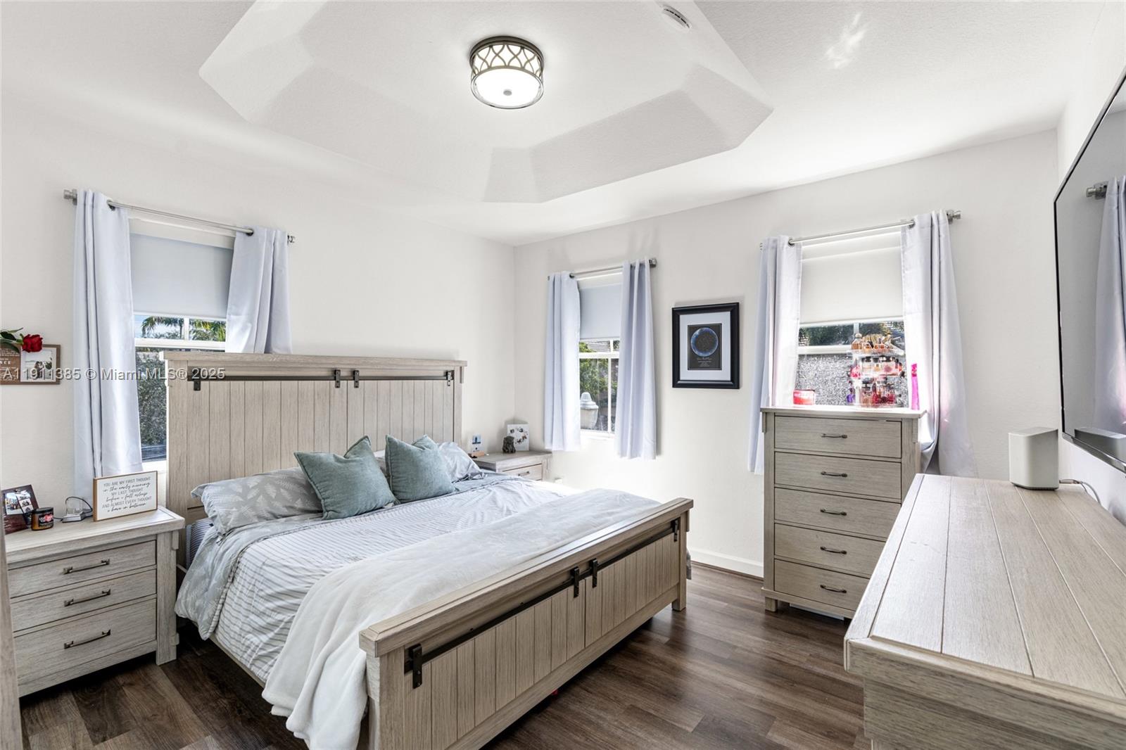 ISLES OF OASIS - Residential