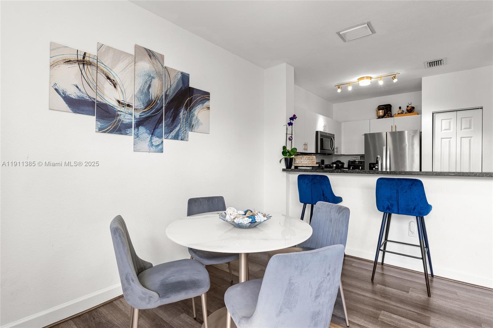 ISLES OF OASIS - Residential