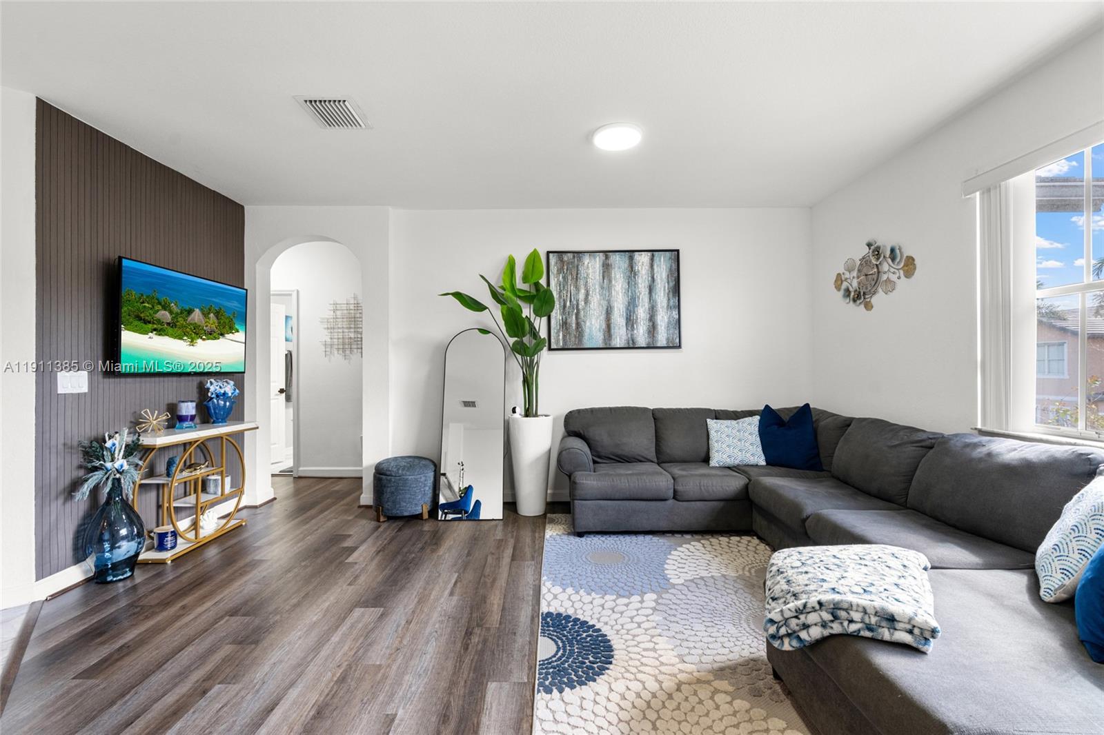 ISLES OF OASIS - Residential