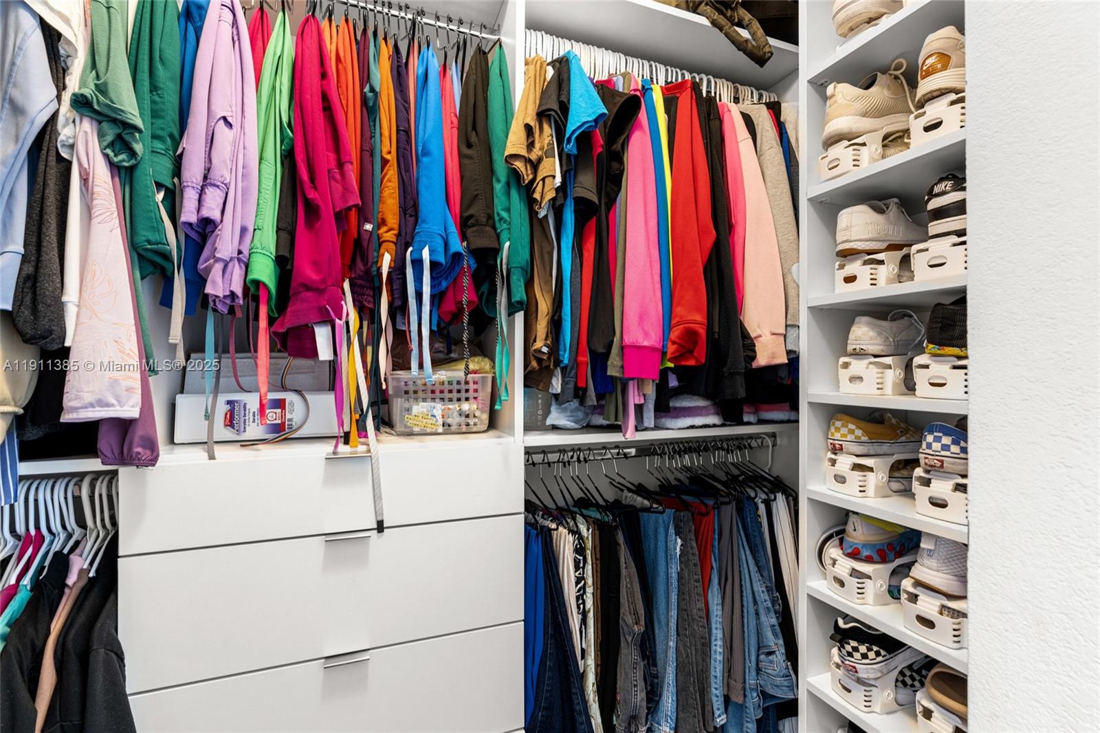 ISLES OF OASIS - Residential