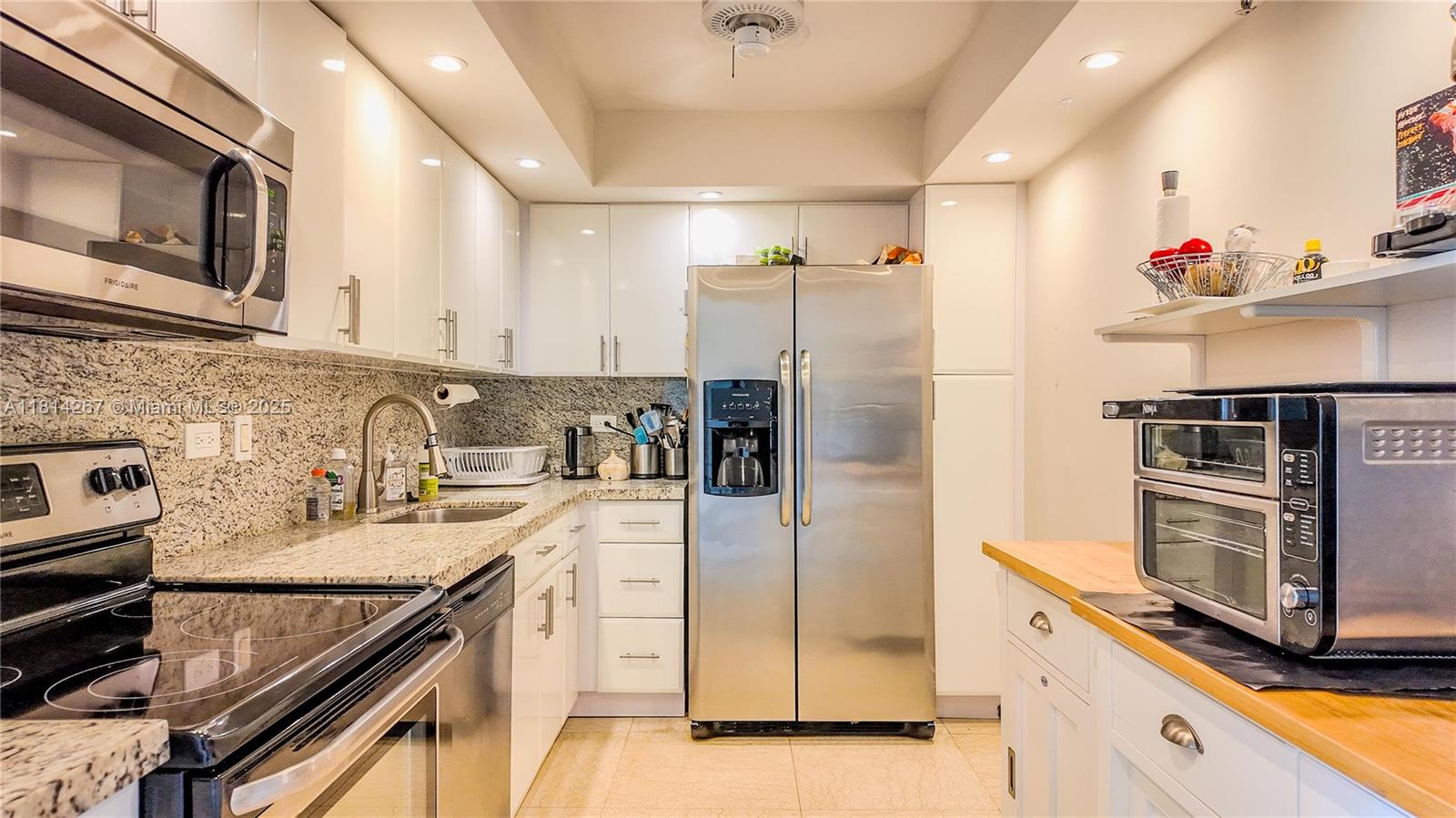 20355 Ne 34th Ct 325, Aventura, Miami-Dade County, Florida - 2 Bedrooms  
2 Bathrooms - 