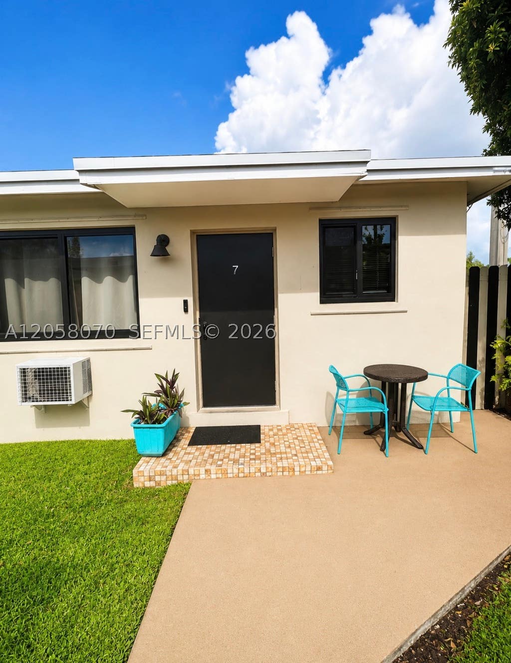 Photo of 615 NE 7th St #7, Hallandale Beach, FL 33009 (MLS # A12058070)