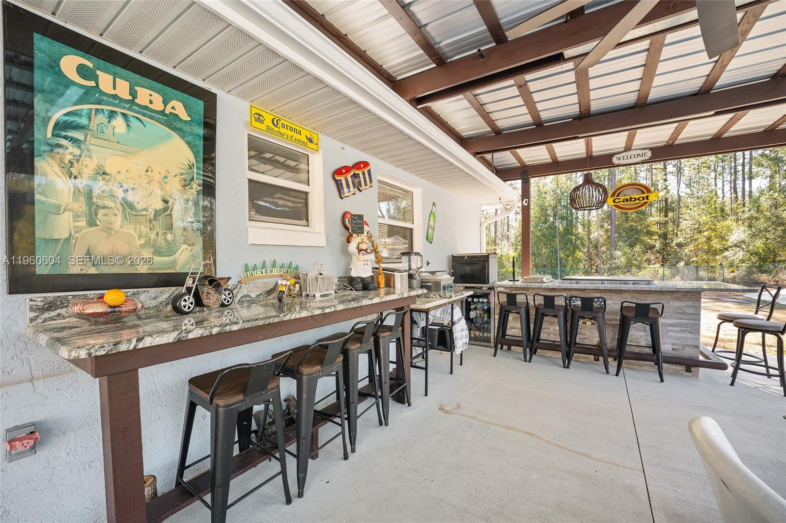 ROLLING HILLS - Residential