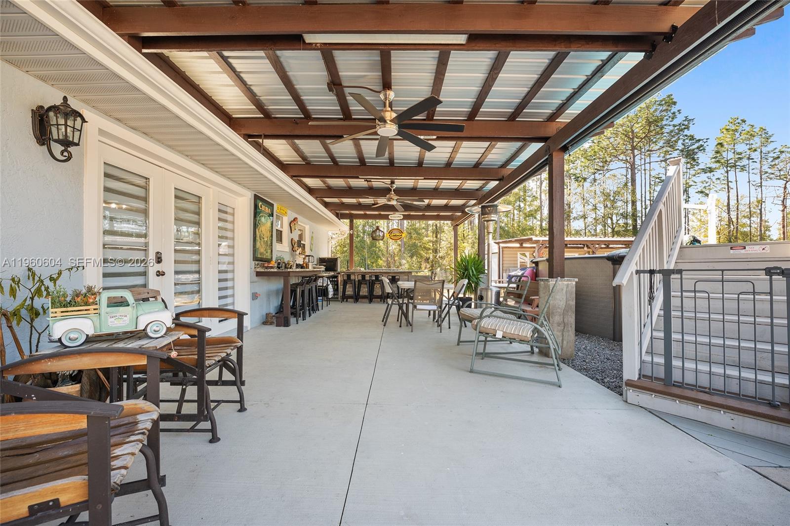 ROLLING HILLS - Residential