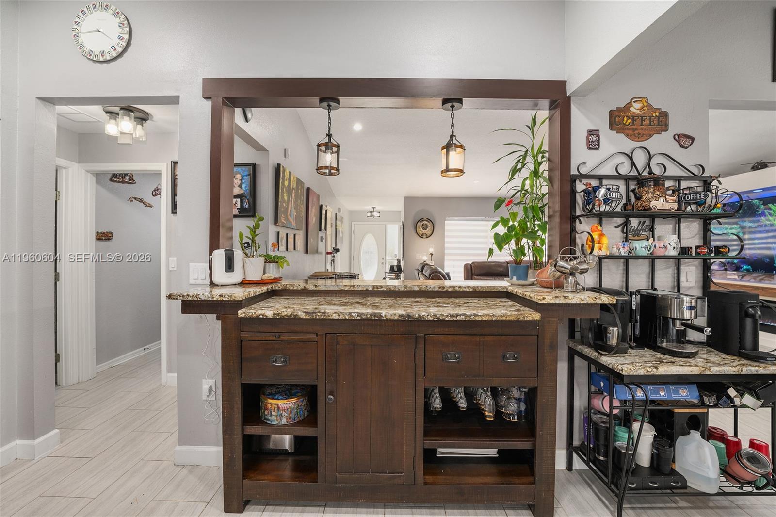 ROLLING HILLS - Residential