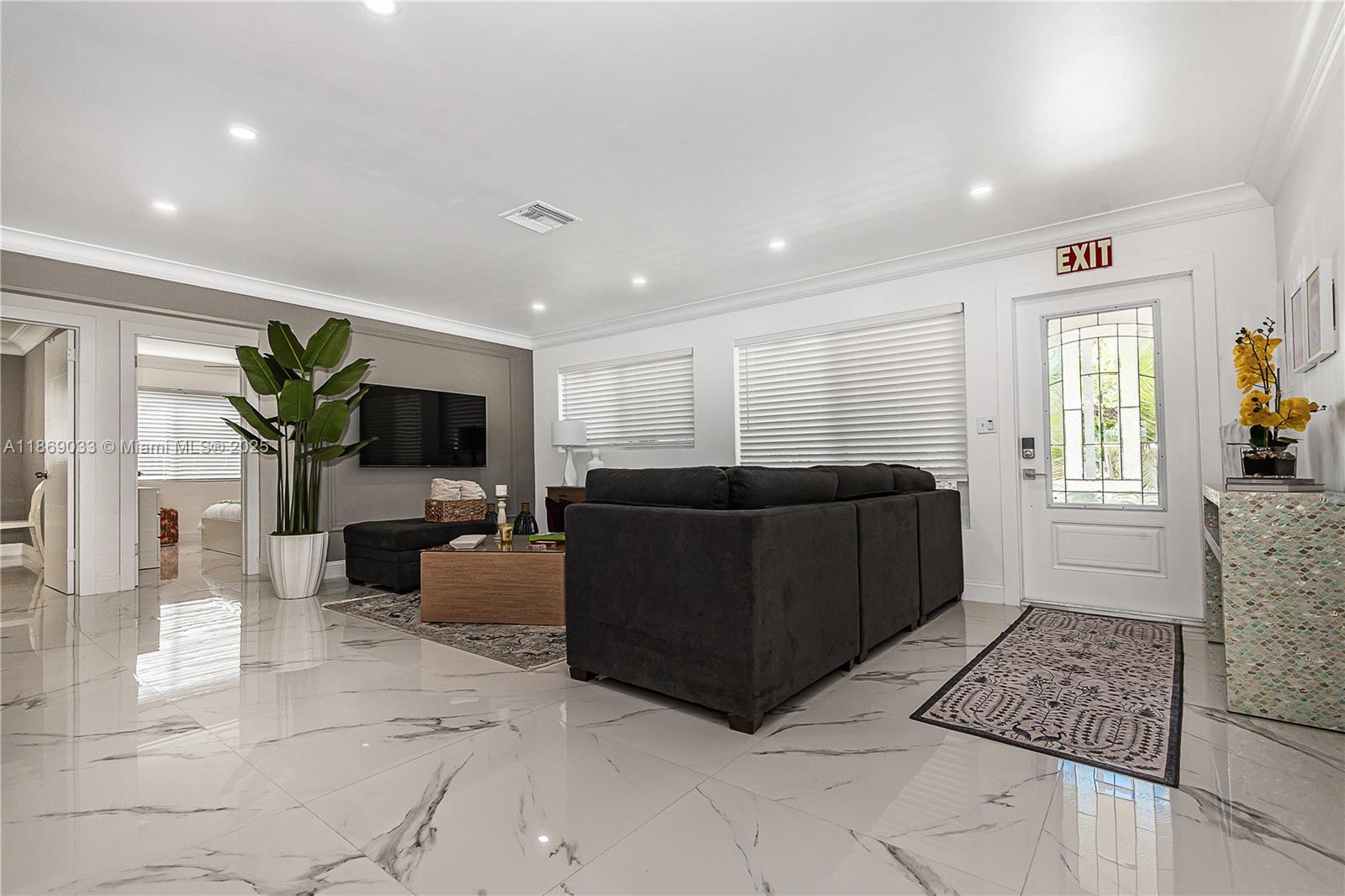 GARRISONS SUB - Residential Lease