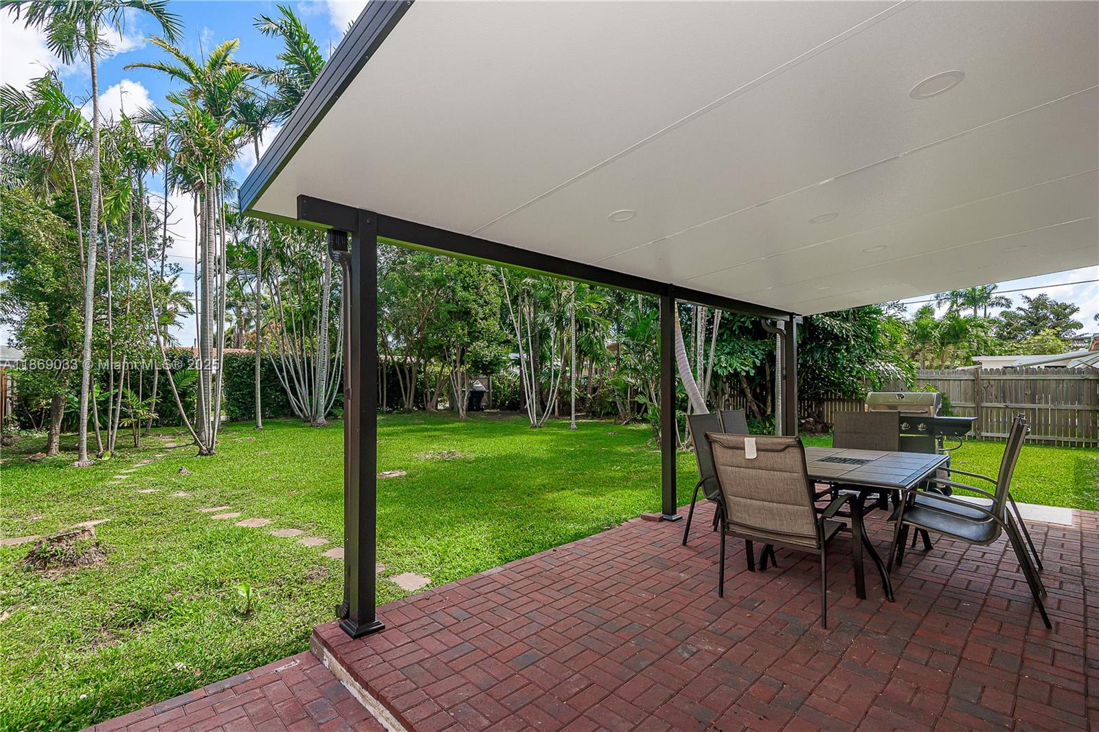 GARRISONS SUB - Residential Lease