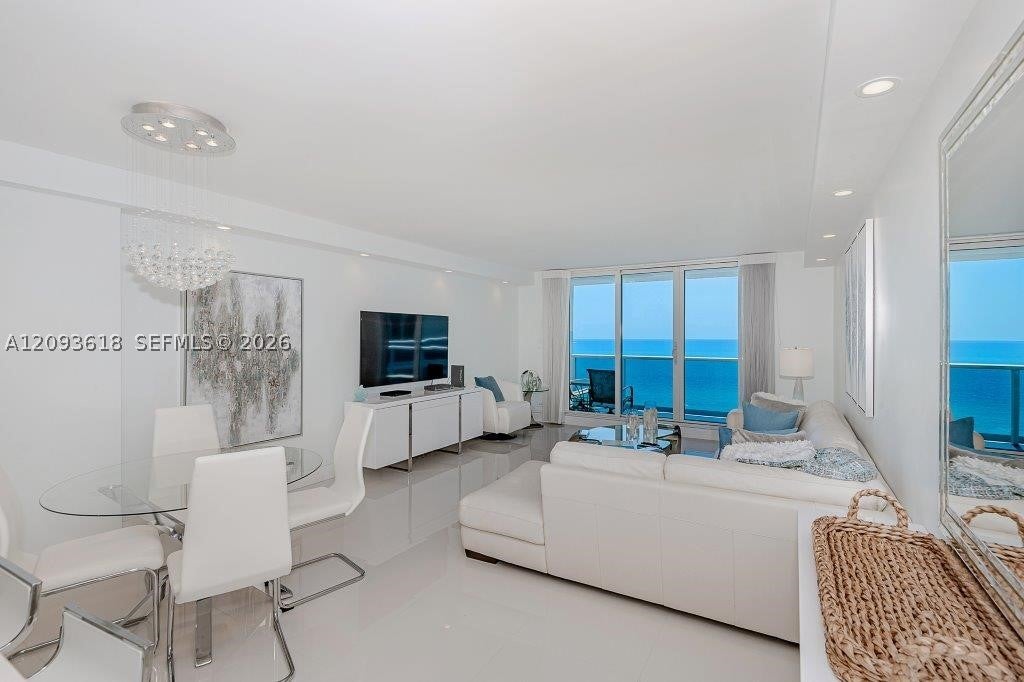 2301 Collins Ave 1424