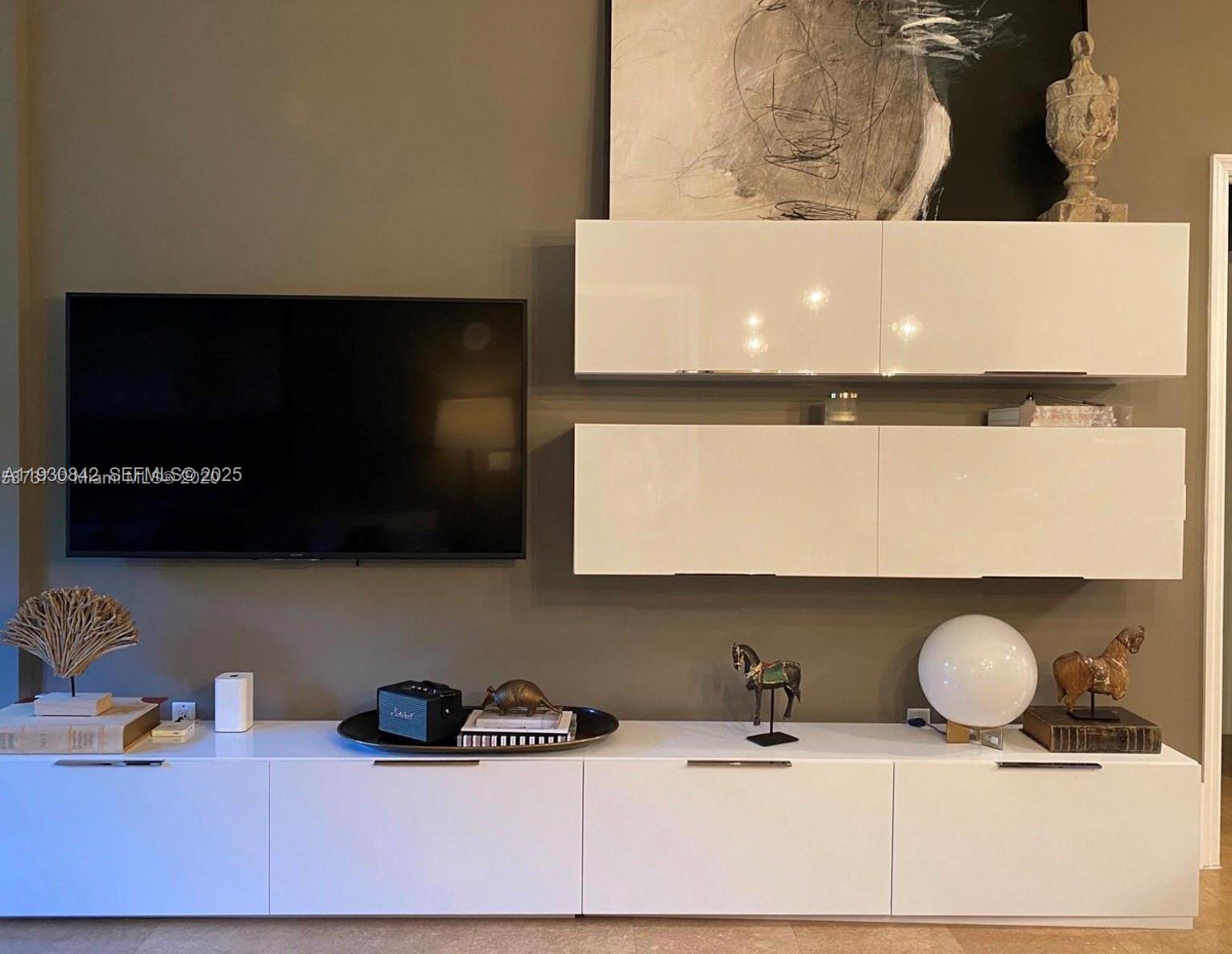 TURNBERRY VLG NO TOWER CO - Residential Lease