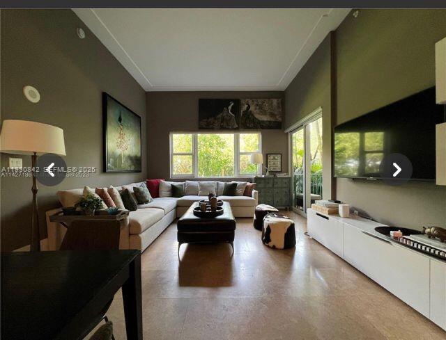 TURNBERRY VLG NO TOWER CO - Residential Lease