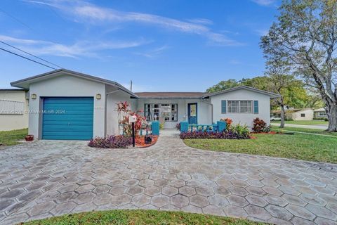 Single Family Residence in Hollywood FL 2001 32nd Ct Ct.jpg