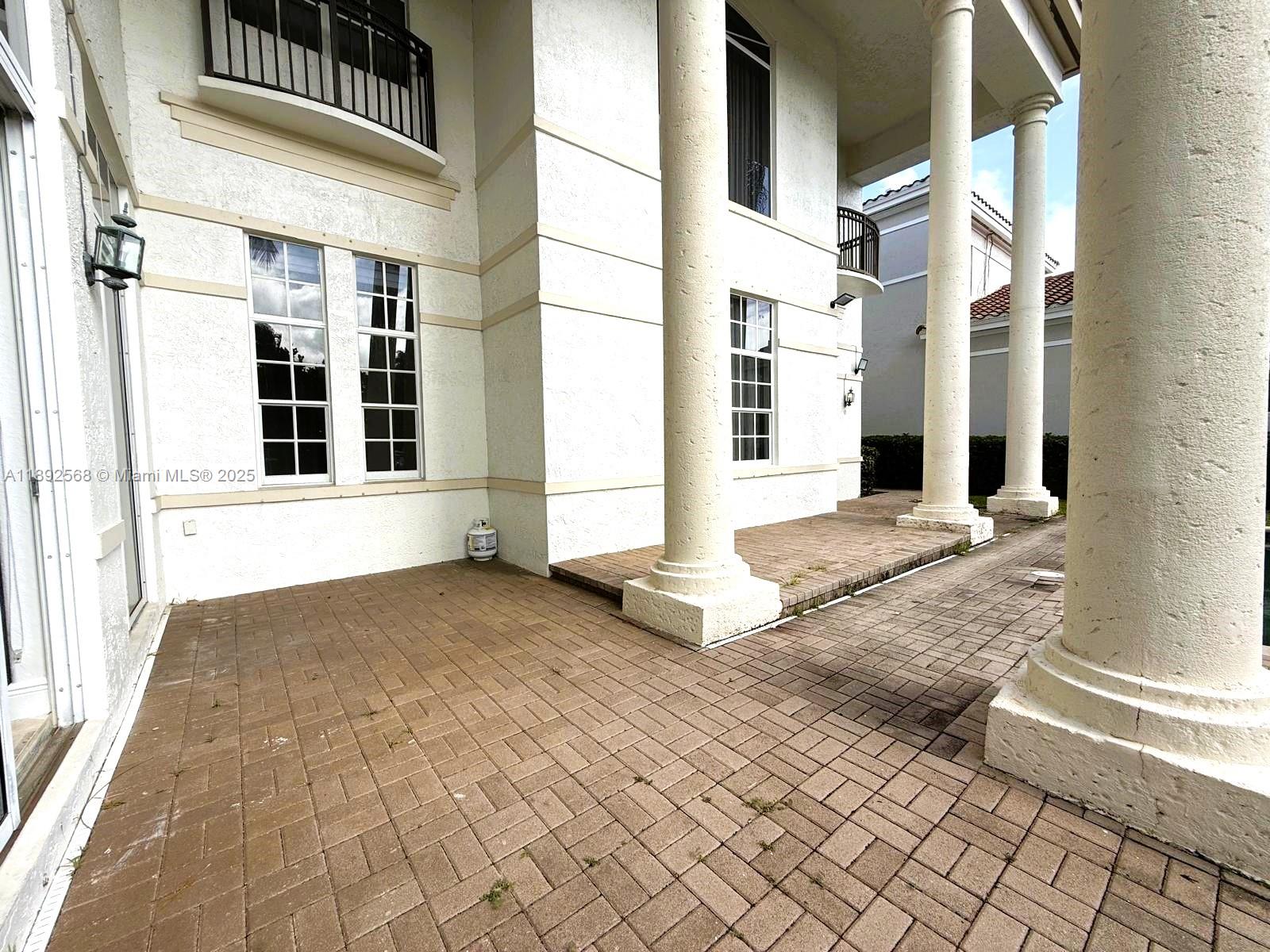 THREE ISLANDS 3RD SEC - Residential Lease