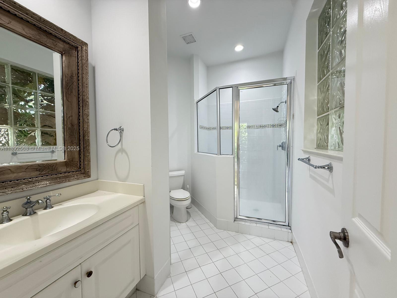 THREE ISLANDS 3RD SEC - Residential Lease
