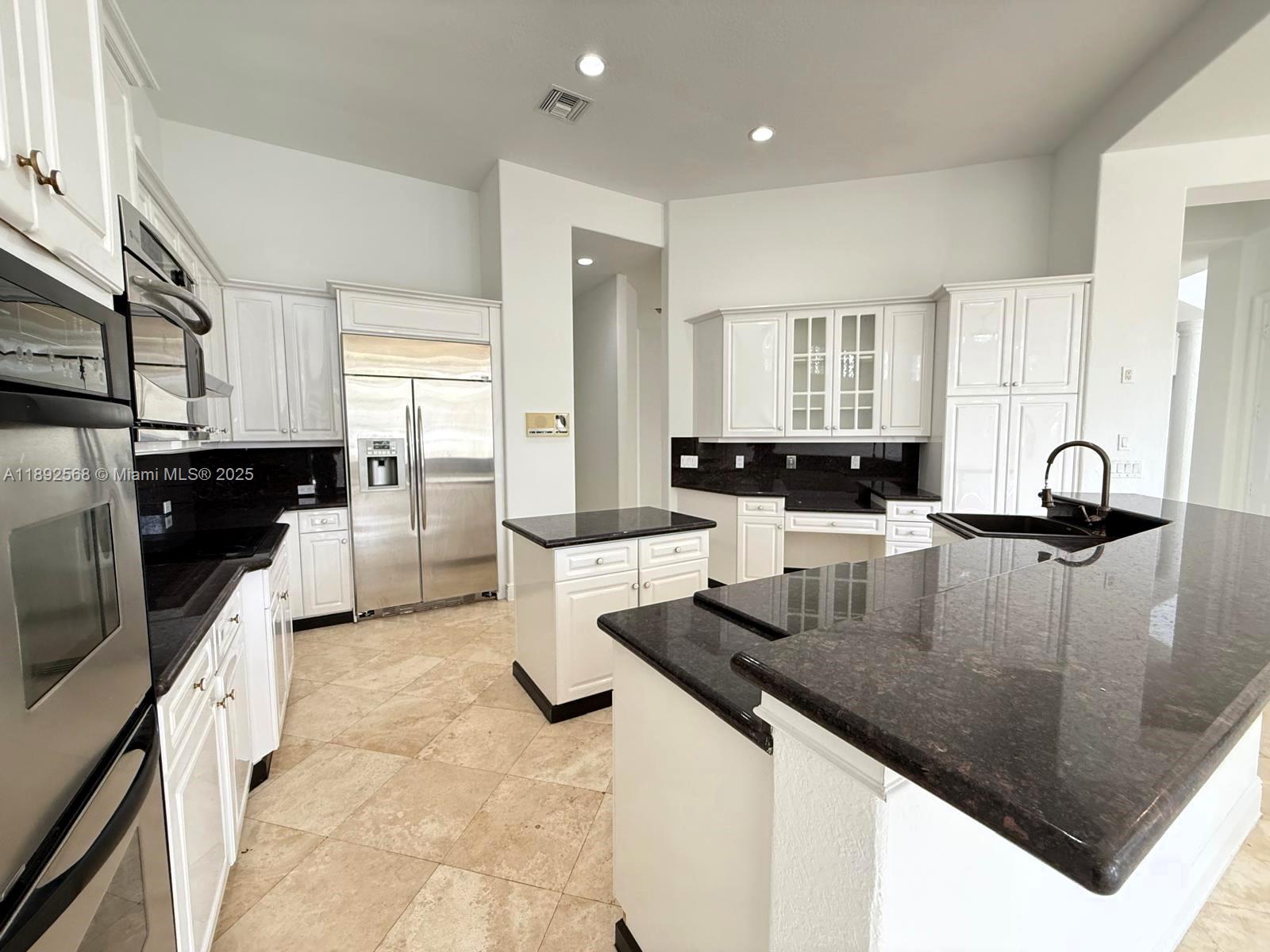 THREE ISLANDS 3RD SEC - Residential Lease