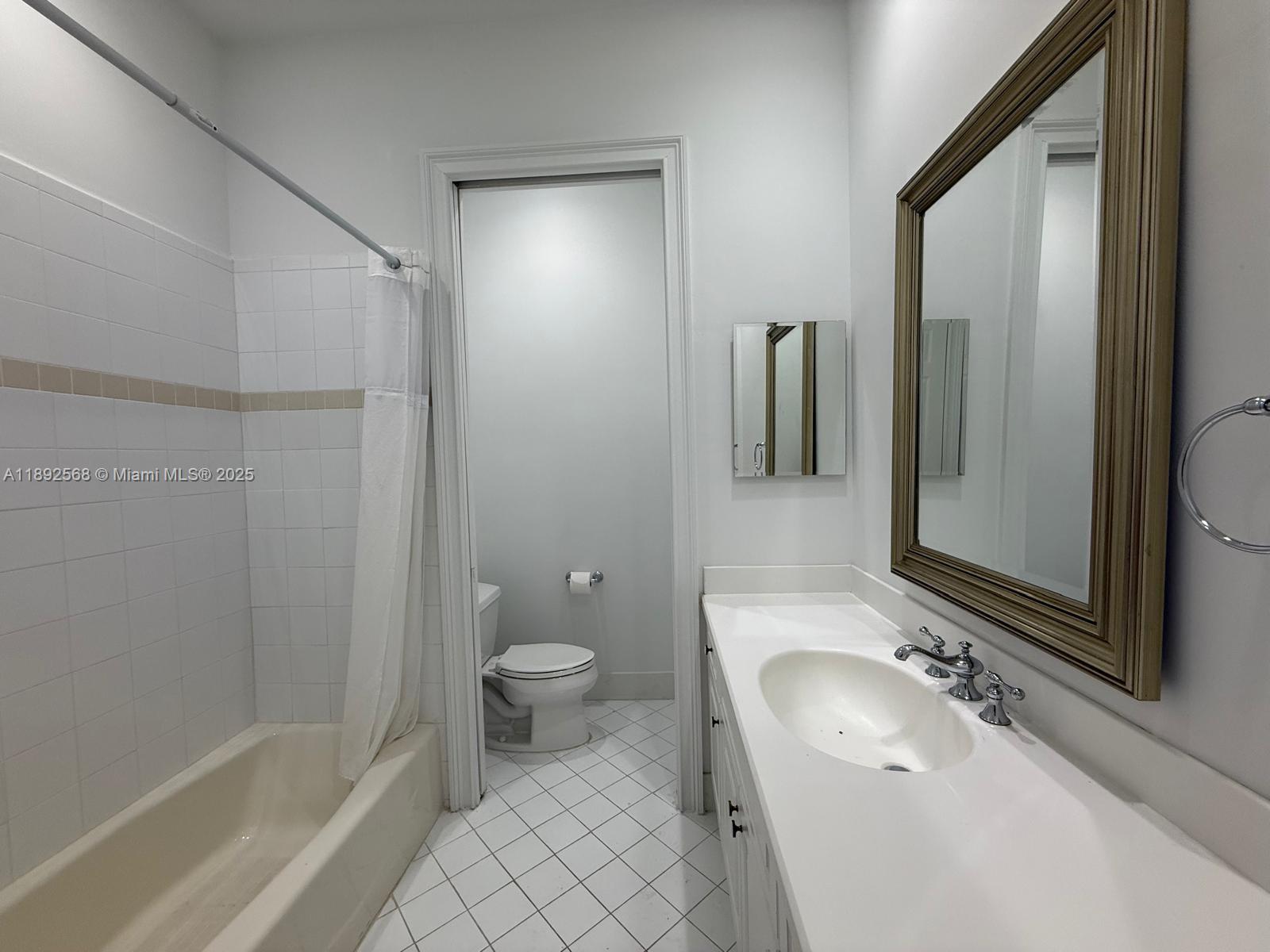 THREE ISLANDS 3RD SEC - Residential Lease