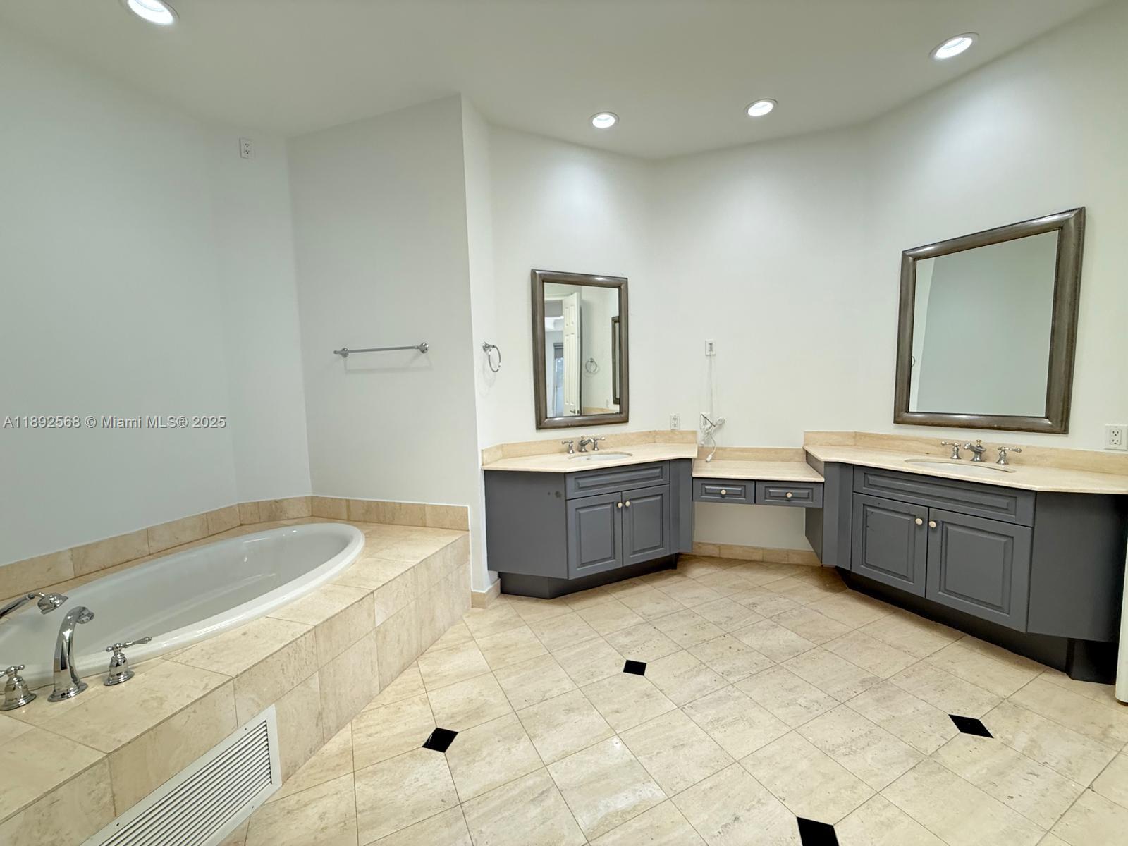 THREE ISLANDS 3RD SEC - Residential Lease