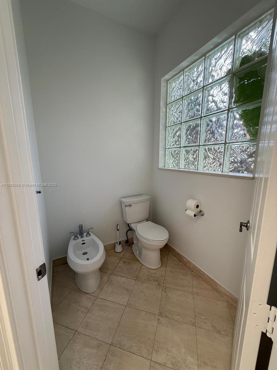 THREE ISLANDS 3RD SEC - Residential Lease