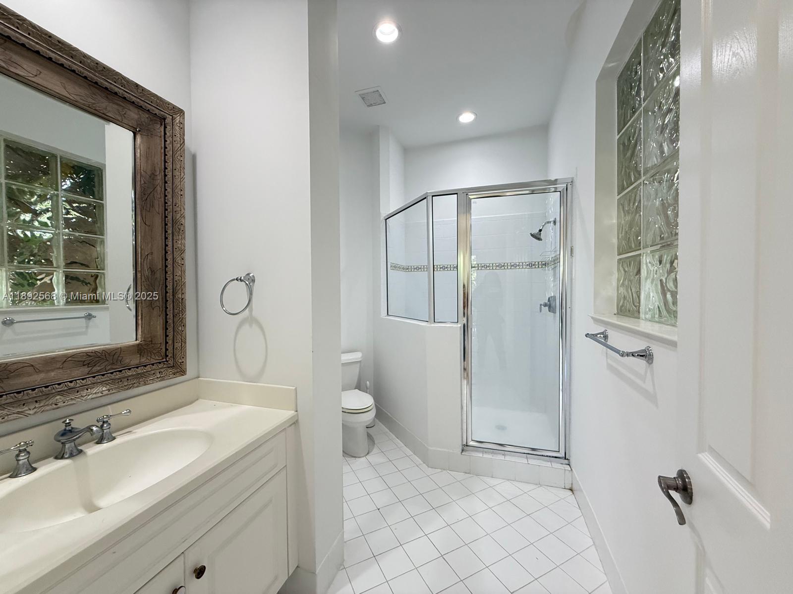 THREE ISLANDS 3RD SEC - Residential Lease