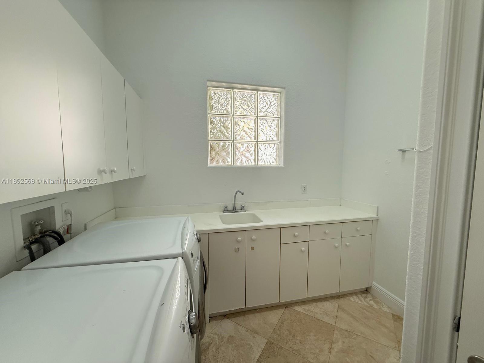 THREE ISLANDS 3RD SEC - Residential Lease