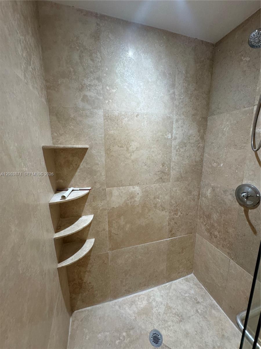 WOODSIDE ARMS CONDO - Residential Lease