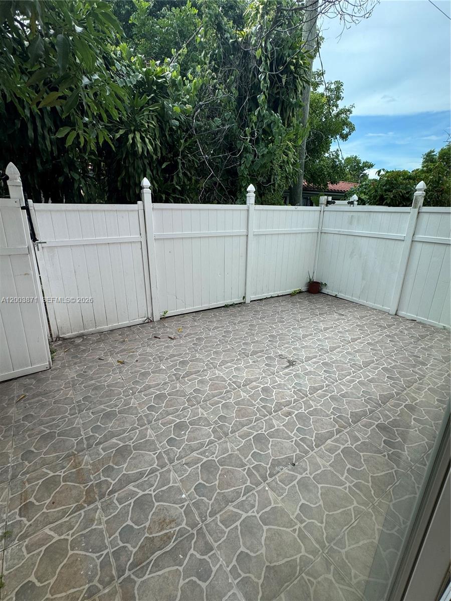 WOODSIDE ARMS CONDO - Residential Lease