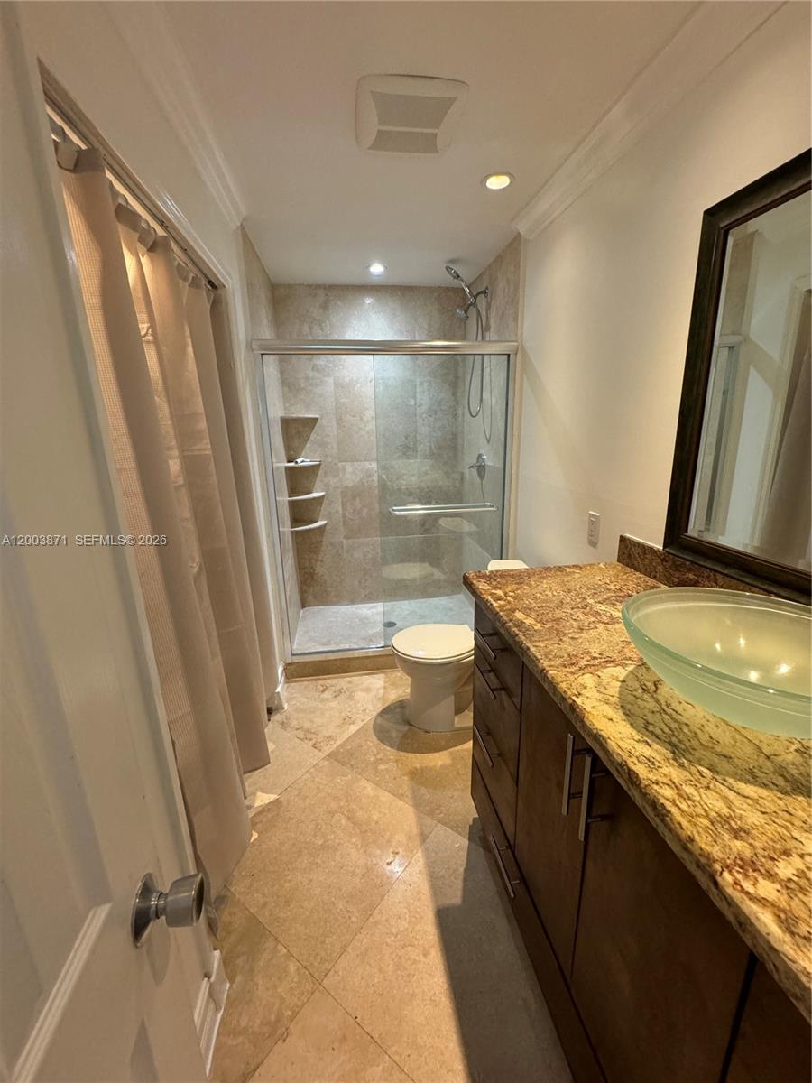 WOODSIDE ARMS CONDO - Residential Lease