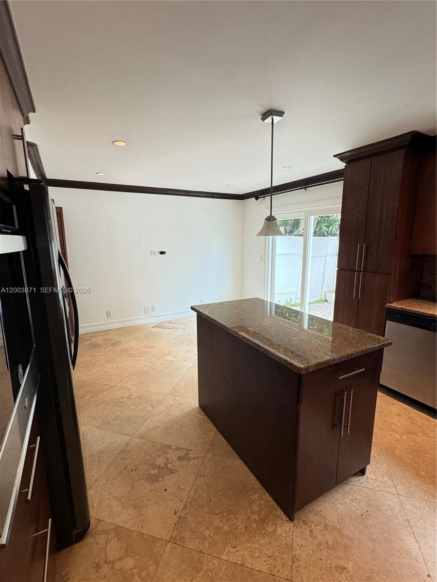 WOODSIDE ARMS CONDO - Residential Lease