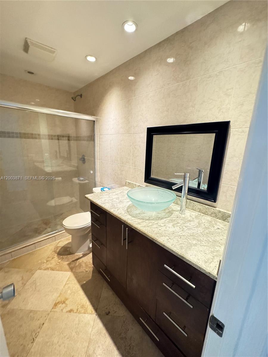 WOODSIDE ARMS CONDO - Residential Lease
