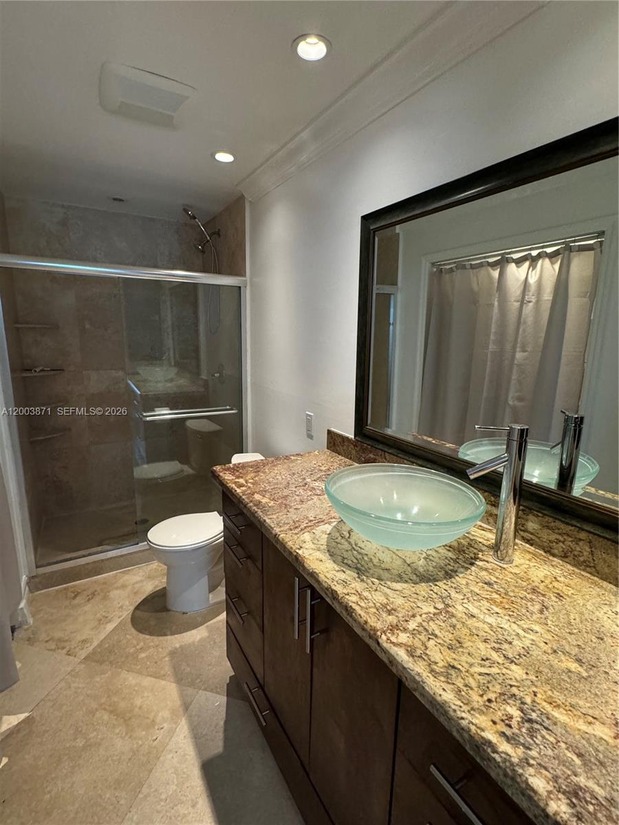 WOODSIDE ARMS CONDO - Residential Lease