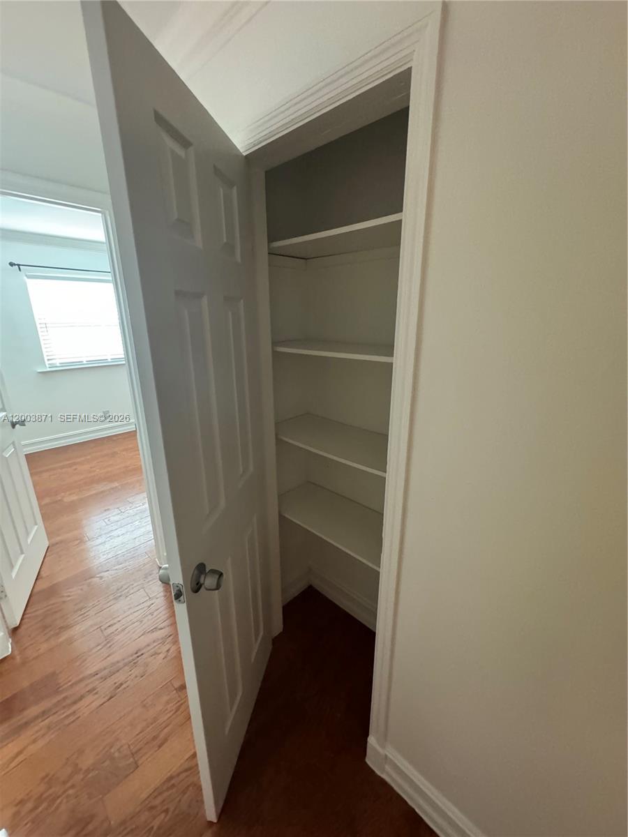 WOODSIDE ARMS CONDO - Residential Lease