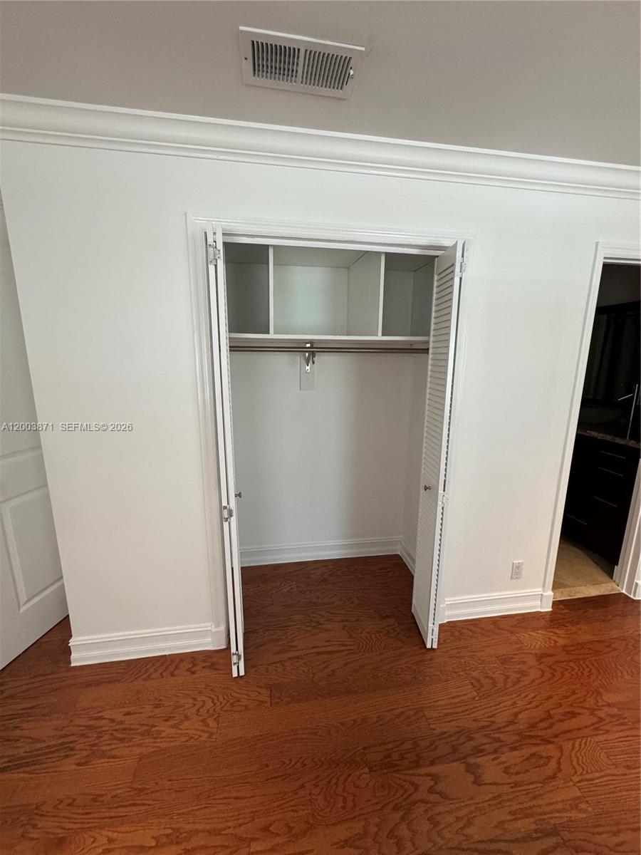 WOODSIDE ARMS CONDO - Residential Lease